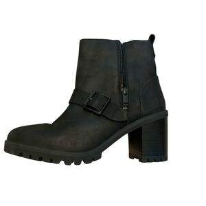 UGG Fern moto boot